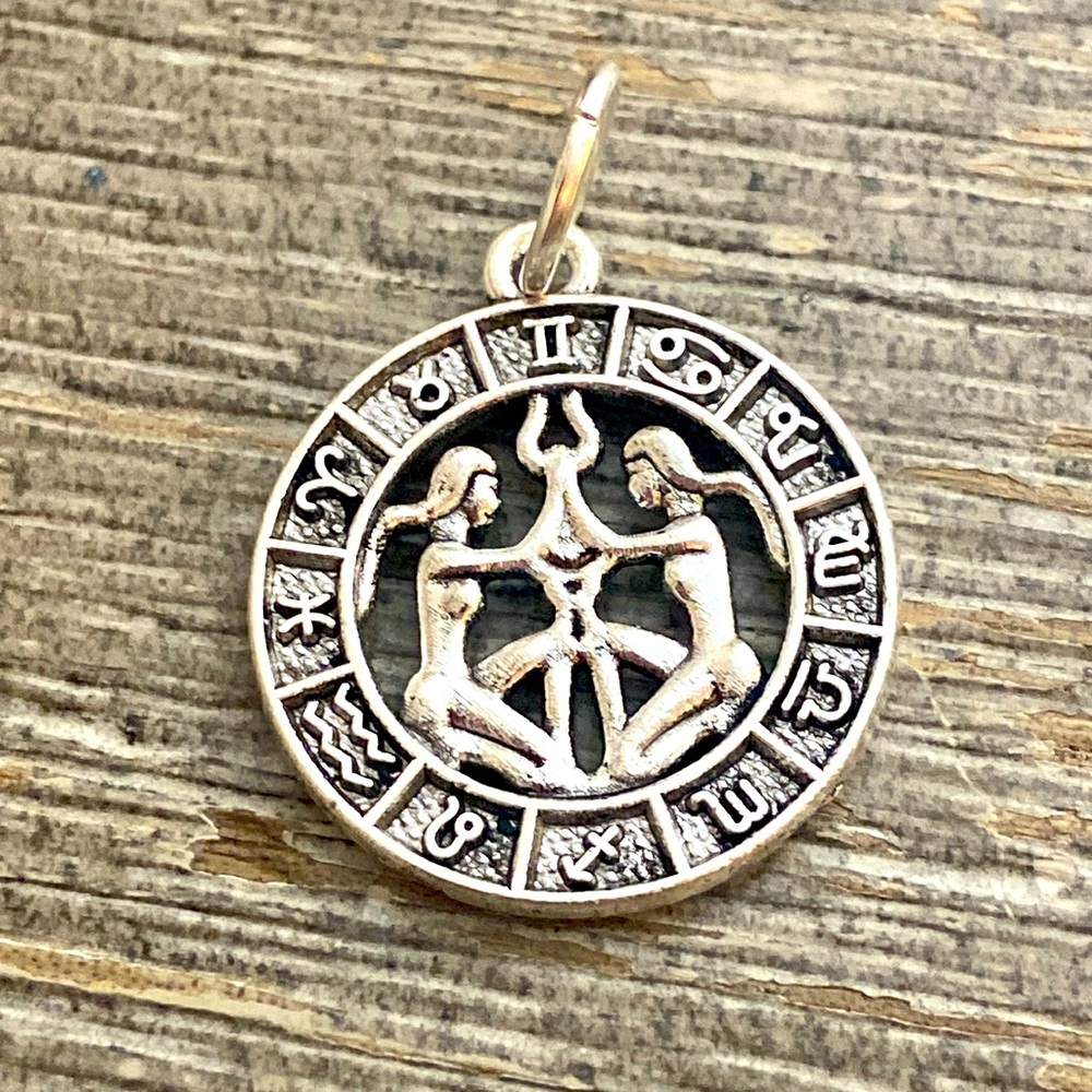 5/$10❤️❤️❤️NEW TIBETAN SILVER GEMINI ZODIAC CHARM PENDANT